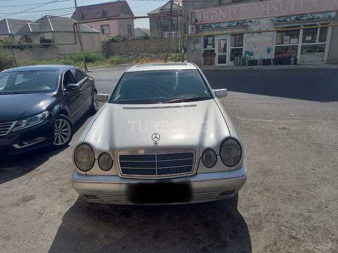 Mercedes E 220 1999, 300,000 km - 2.2 l - Bakı