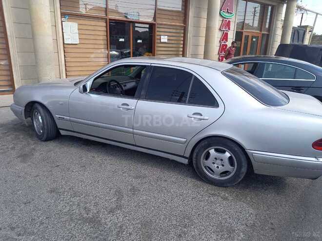Mercedes E 220 1999, 300,000 km - 2.2 l - Bakı