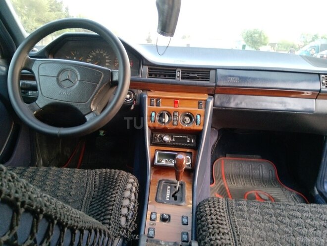 Mercedes E 220 1993, 254,800 km - 2.2 l - Sumqayıt