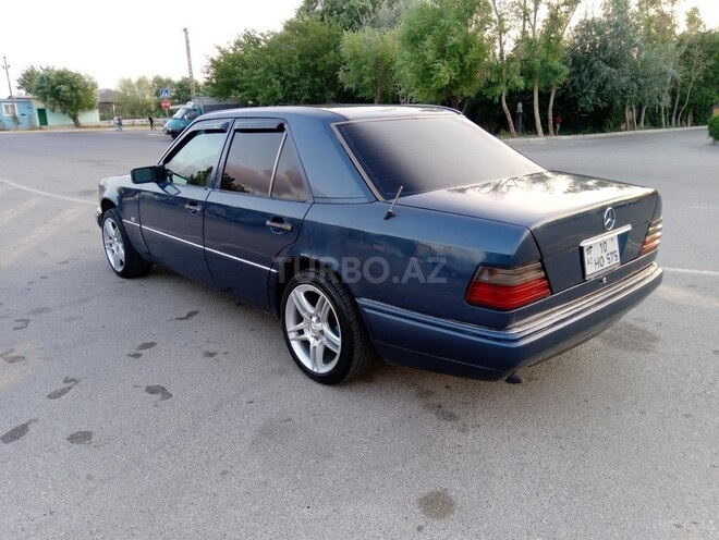 Mercedes E 220 1993, 254,800 km - 2.2 l - Sumqayıt