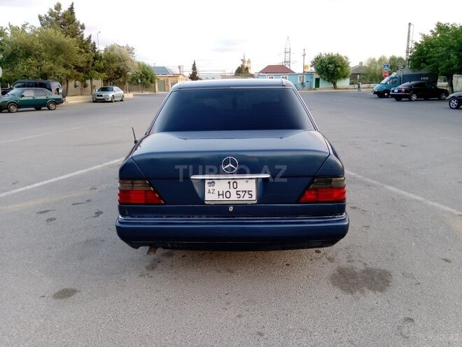 Mercedes E 220 1993, 254,800 km - 2.2 l - Sumqayıt