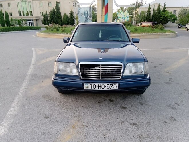 Mercedes E 220 1993, 254,800 km - 2.2 l - Sumqayıt