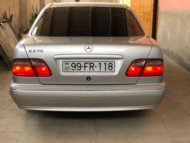 Mercedes E 270 2000, 298,497 km - 2.7 l - Neftçala