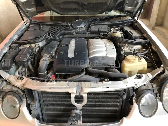 Mercedes E 270 2000, 298,497 km - 2.7 l - Neftçala