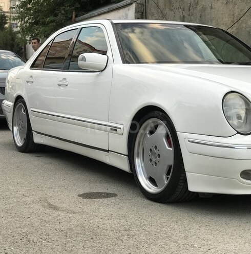 Mercedes E 240 2000, 311,528 km - 2.4 l - Bakı