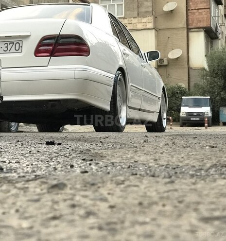Mercedes E 240 2000, 311,528 km - 2.4 l - Bakı