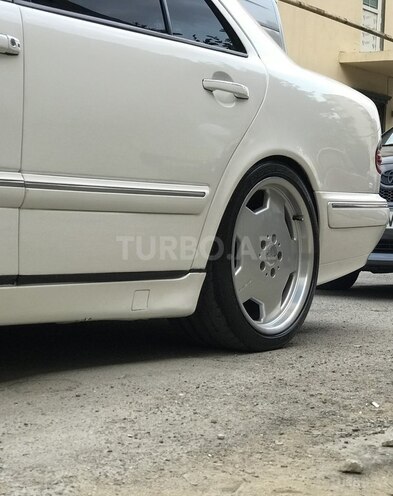 Mercedes E 240 2000, 311,528 km - 2.4 l - Bakı