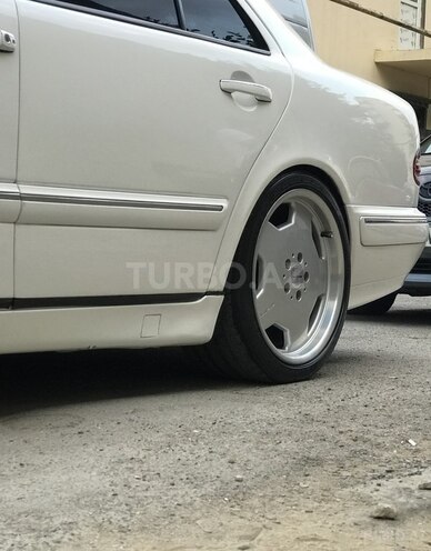 Mercedes E 240 2000, 311,528 km - 2.4 l - Bakı