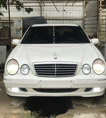 Mercedes E 240 2000, 311,528 km - 2.4 l - Bakı