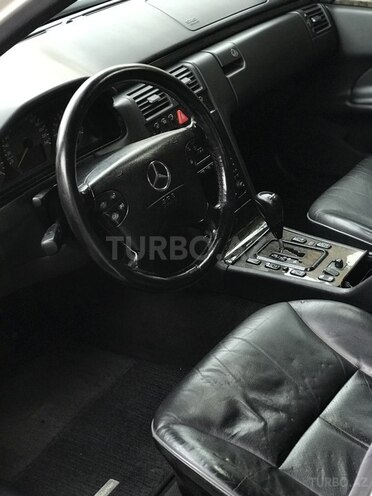 Mercedes E 240 2000, 311,528 km - 2.4 l - Bakı