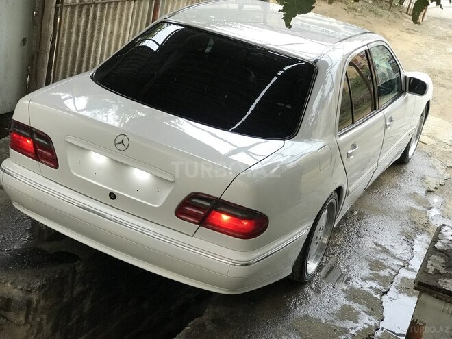 Mercedes E 240 2000, 311,528 km - 2.4 l - Bakı