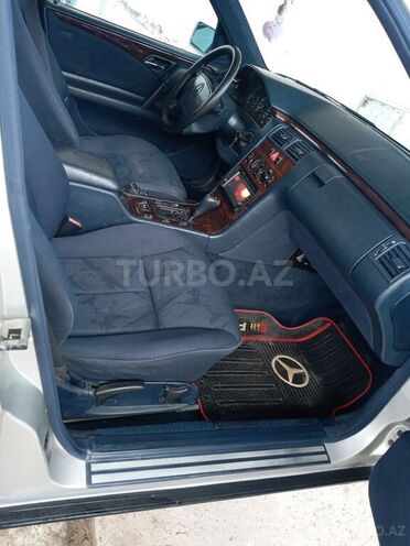 Mercedes E 230 1997, 380,000 km - 2.3 l - Saatlı