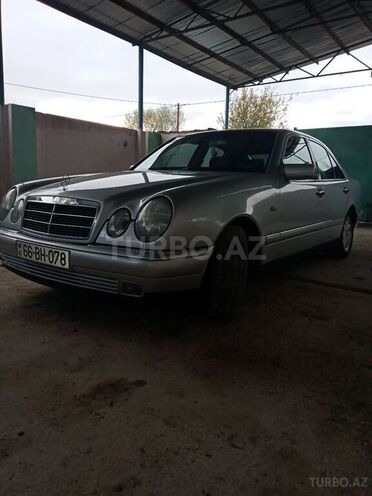 Mercedes E 230 1997, 380,000 km - 2.3 l - Saatlı