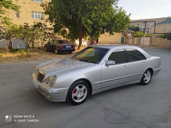 Mercedes E 240 2000, 318,000 km - 2.4 л - Bakı