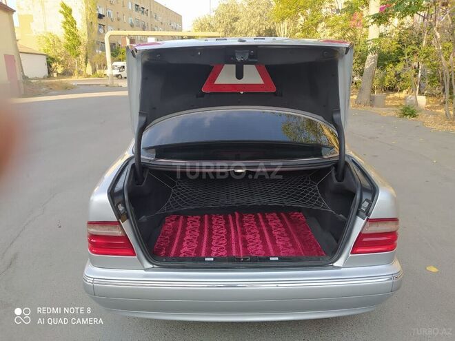 Mercedes E 240 2000, 318,000 km - 2.4 л - Bakı