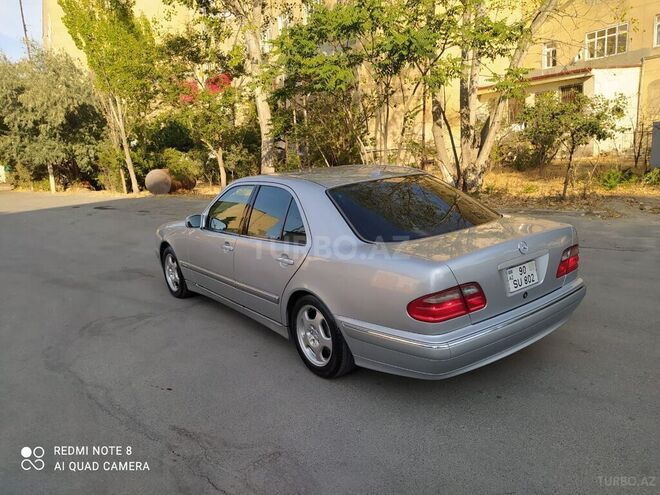 Mercedes E 240 2000, 318,000 km - 2.4 л - Bakı