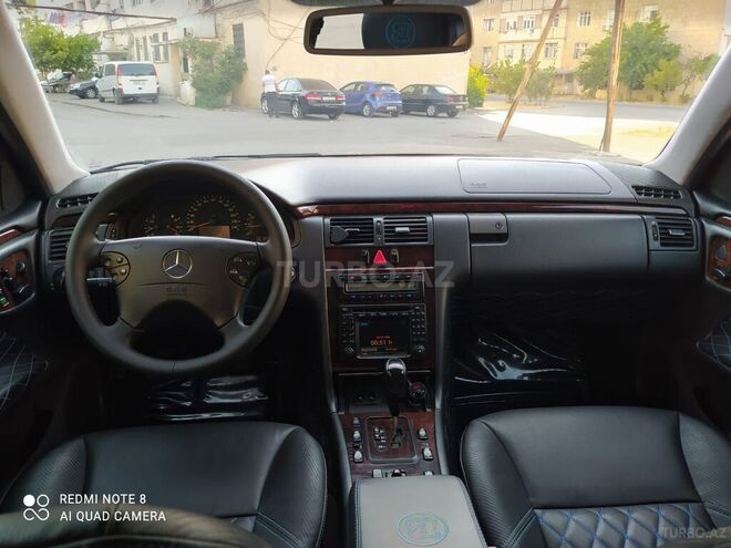 Mercedes E 240 2000, 318,000 km - 2.4 л - Bakı