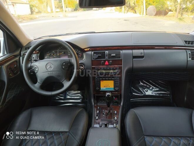 Mercedes E 240 2000, 318,000 km - 2.4 л - Bakı