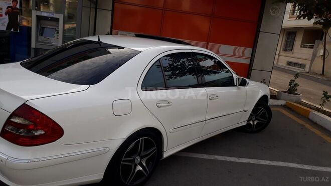 Mercedes E 270 2003, 402,240 km - 2.7 l - Bakı