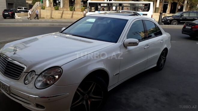 Mercedes E 270 2003, 402,240 km - 2.7 l - Bakı