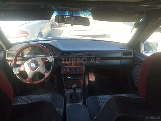 Mercedes E 290 1992, 125,000 km - 2.9 l - Bakı