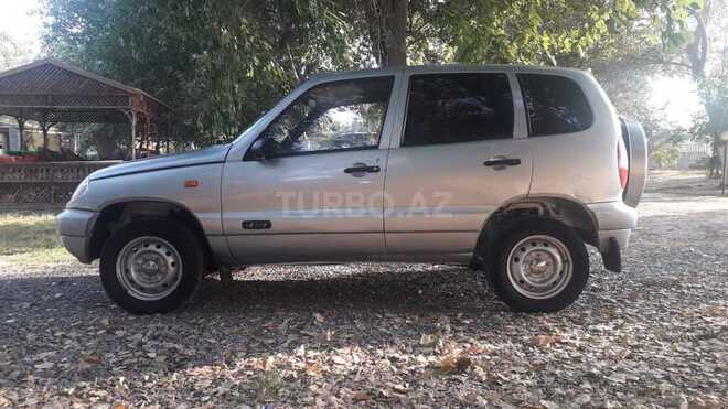 Chevrolet Niva 2005, 125,863 km - 1.7 л - Salyan
