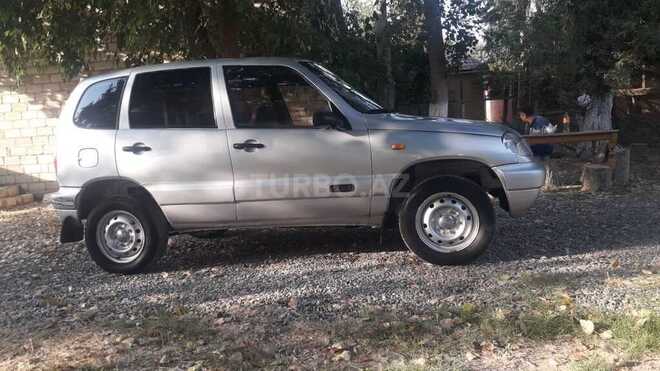 Chevrolet Niva 2005, 125,863 km - 1.7 л - Salyan