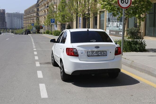 Kia Rio 2010, 200,006 km - 1.4 l - Bakı