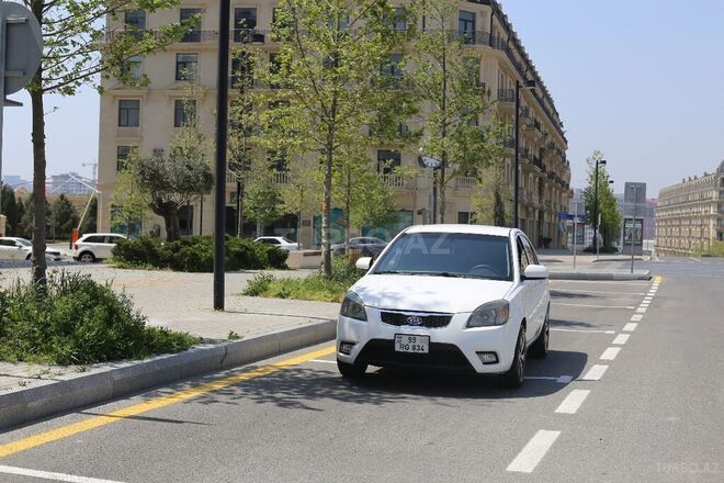 Kia Rio 2010, 200,006 km - 1.4 l - Bakı