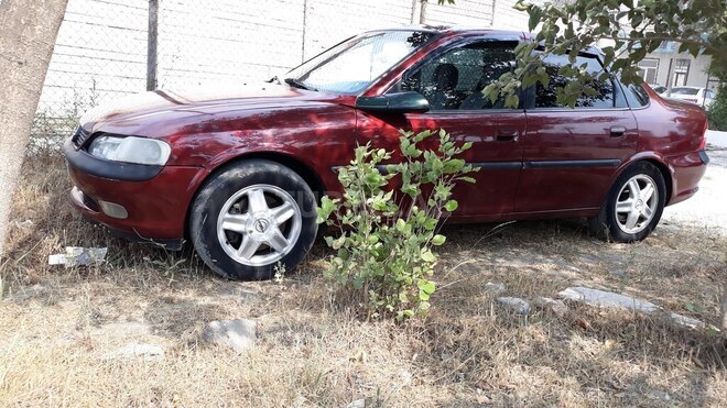 Opel Vectra 1997, 235,000 km - 2.0 л - Bakı