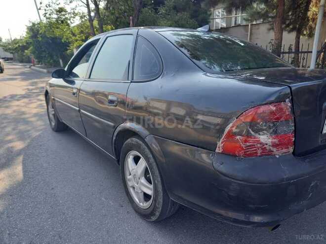 Opel Vectra 1997, 18,000 km - 1.8 l - Quba