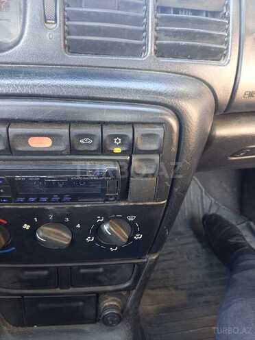 Opel Vectra 1997, 18,000 km - 1.8 l - Quba