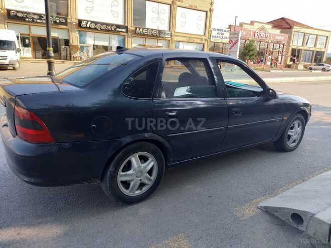 Opel Vectra 1997, 18,000 km - 1.8 l - Quba