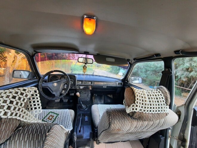 GAZ 31029 1992, 600,000 km - 2.4 l - Salyan