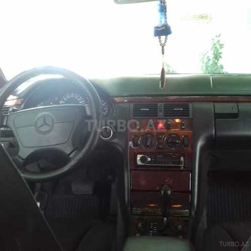 Mercedes E 240 1998, 164,284 km - 2.4 l - Bakı