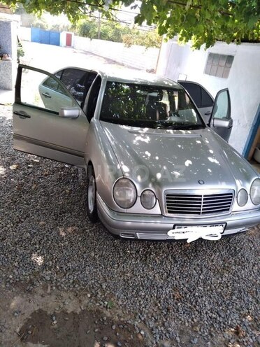Mercedes E 240 1998, 164,284 km - 2.4 l - Bakı