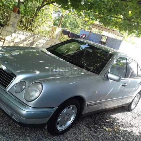 Mercedes E 240 1998, 164,284 km - 2.4 l - Bakı