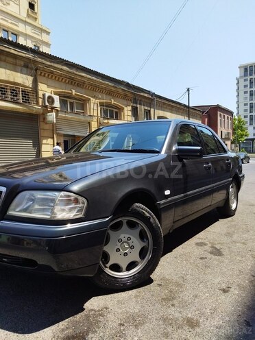 Mercedes C 220 1995, 299,999 km - 2.2 l - Xırdalan