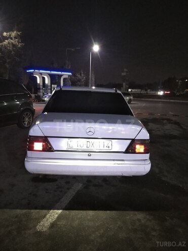 Mercedes E 260 1989, 211,000 km - 2.6 л - Bakı