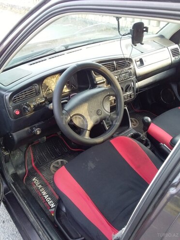 Volkswagen Vento 1993, 123,456 km - 1.8 l - Qax