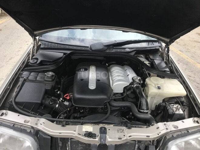 Mercedes C 220 1999, 260,000 km - 2.2 l - Bakı