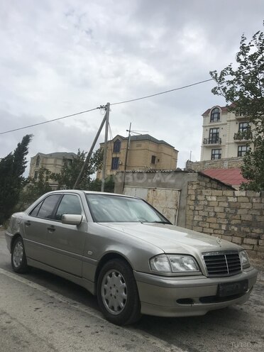 Mercedes C 220 1999, 260,000 km - 2.2 l - Bakı