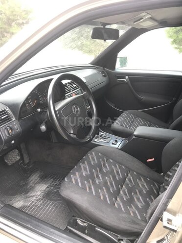 Mercedes C 220 1999, 260,000 km - 2.2 l - Bakı