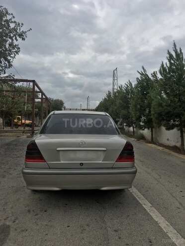 Mercedes C 220 1999, 260,000 km - 2.2 l - Bakı