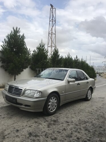 Mercedes C 220 1999, 260,000 km - 2.2 l - Bakı