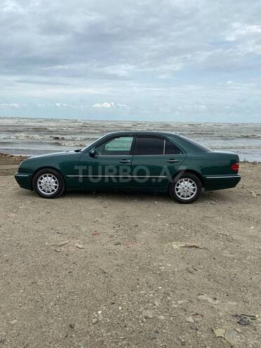 Mercedes E 240 2000, 260,000 km - 2.4 l - Xırdalan