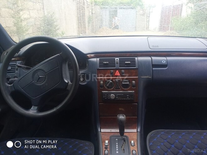 Mercedes E 220 1995, 450,000 km - 2.2 l - Bakı