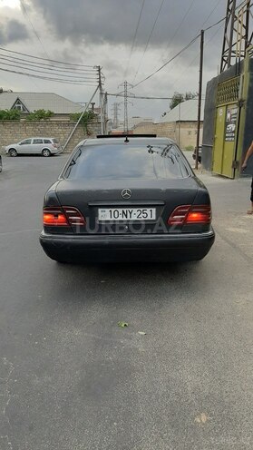Mercedes E 220 1996, 359,500 km - 2.2 l - Bakı