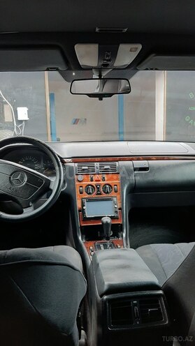 Mercedes E 220 1996, 359,500 km - 2.2 l - Bakı