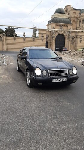 Mercedes E 220 1996, 359,500 km - 2.2 l - Bakı